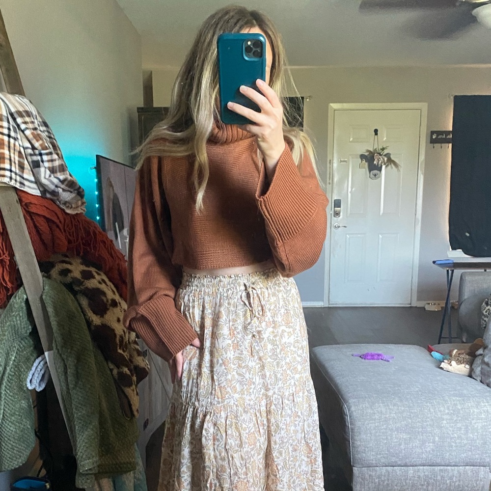 Crop sweater